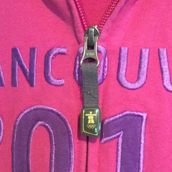 Hudson’s Bay Olympics Vancouver 2010 girls hoodie - Picture 4 of 7